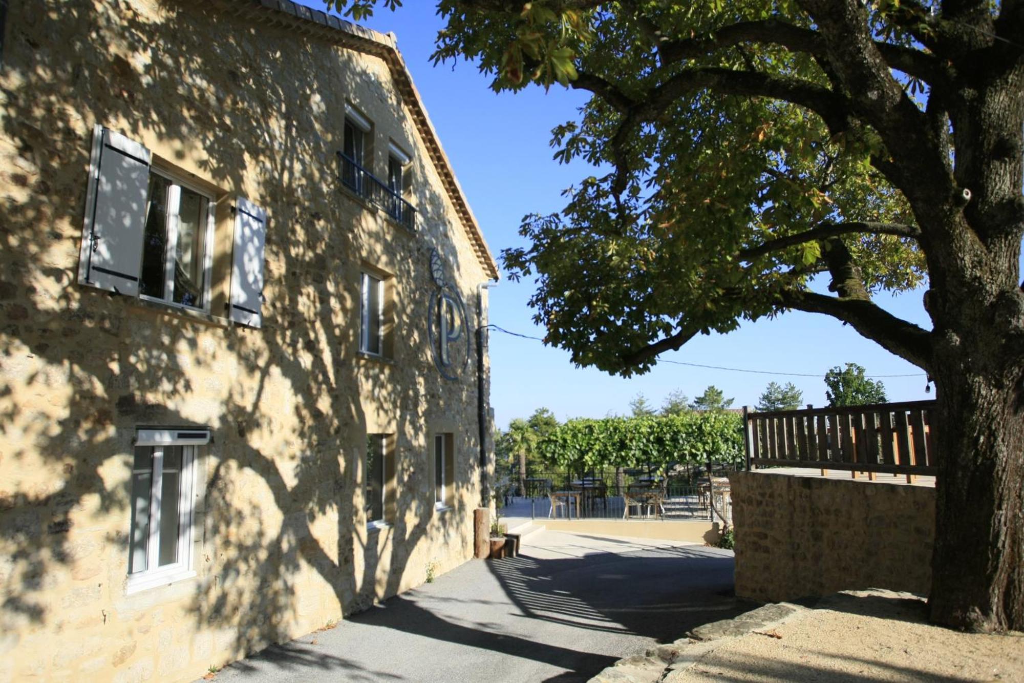 Hotel Domaine De La Pinede Aubenas Exterior foto